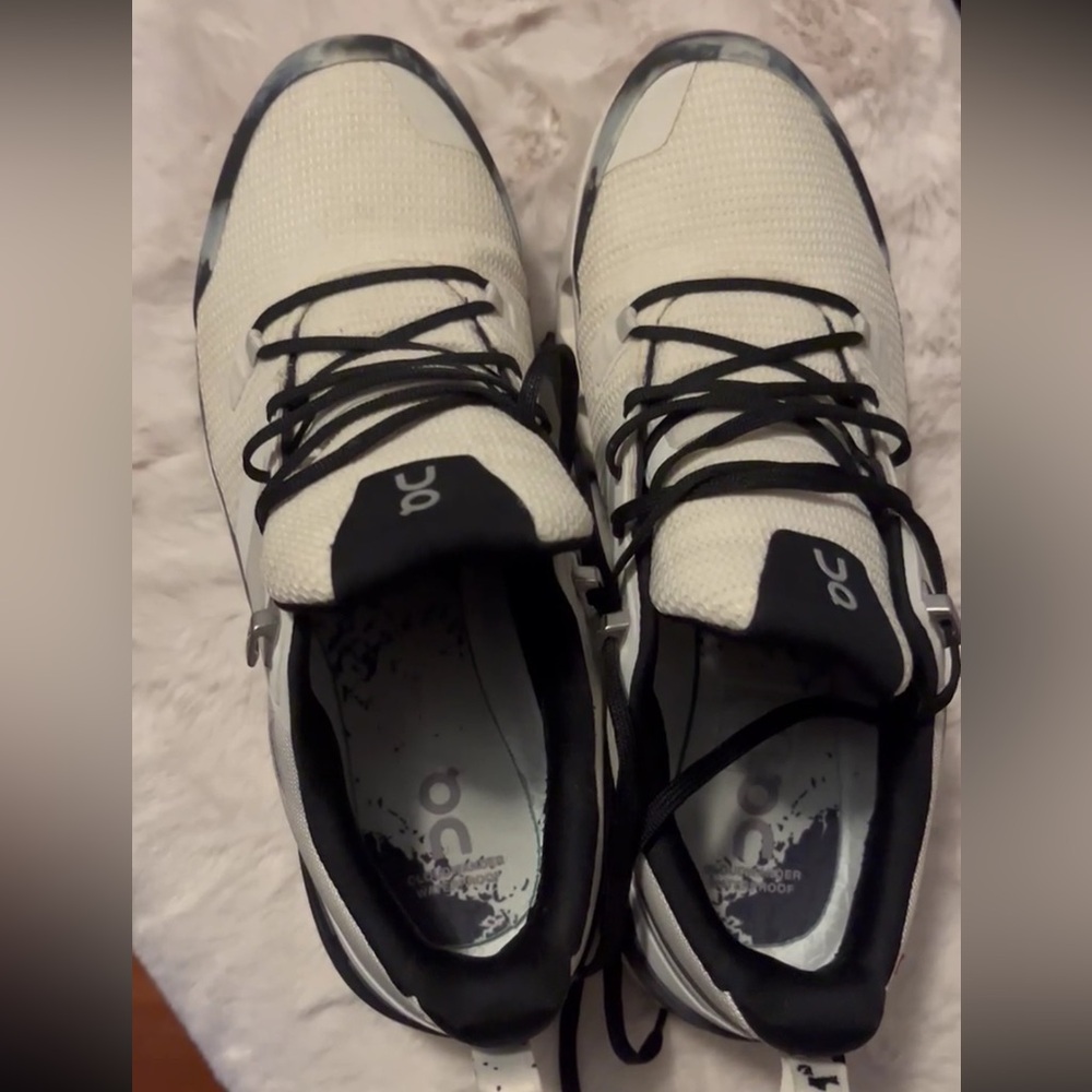 On Cloud Waterproof Tennis Shoes- Sz 10